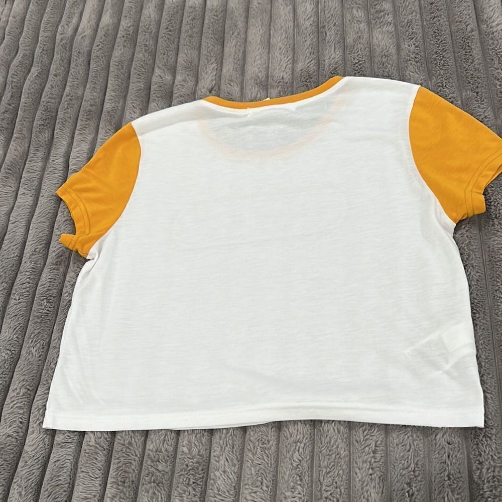 BCBGeneration Low Key Crop Top - Picture 3 of 4